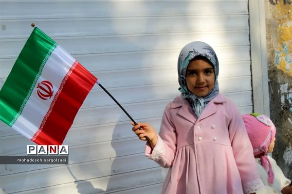 حضور گسترده مردم ساری در راهپیمایی ۱۳ آبان