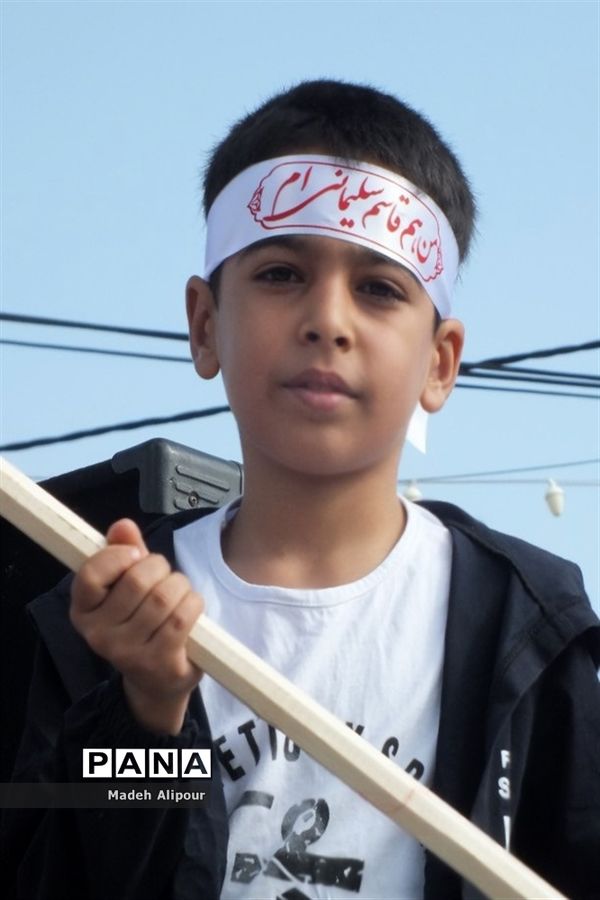 برگزاری راهپیمایی ۱۳ آبان در کامفیروز استان فارس