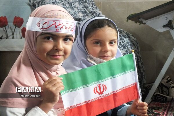 برگزاری راهپیمایی ۱۳ آبان در کامفیروز استان فارس