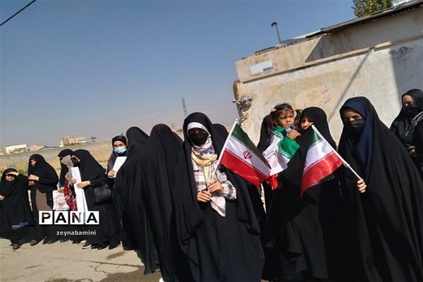 حماسه دانش‌آموزان ولایی بخش قلعه نو در روز دانش‌آموز