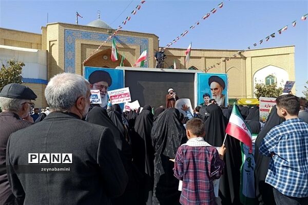 حماسه دانش‌آموزان ولایی بخش قلعه نو در روز دانش‌آموز