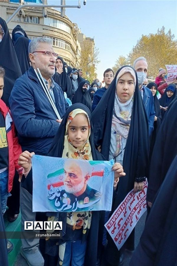 حماسه دانش‌آموزان ولایی بخش قلعه نو در روز دانش‌آموز