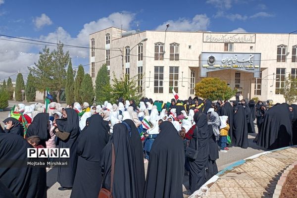 خروش مردم شهر سرچهان در راهپیمایی ۱۳ آبان