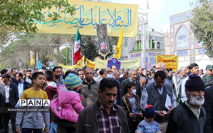 حضور ۳۰۰۰ نفری نائینی‌ها در راهپیمایی ۱۳ آبان