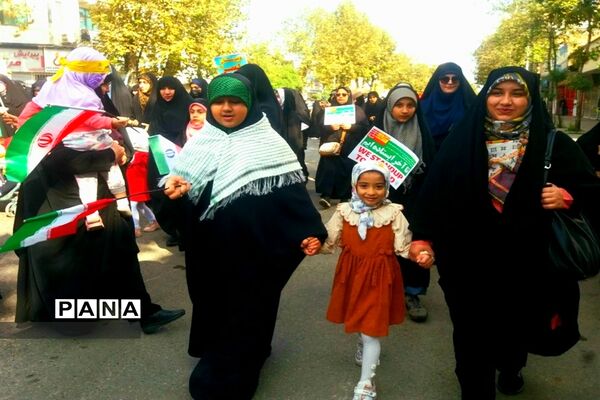 راهپیمایی ۱۳ آبان در قائمشهر