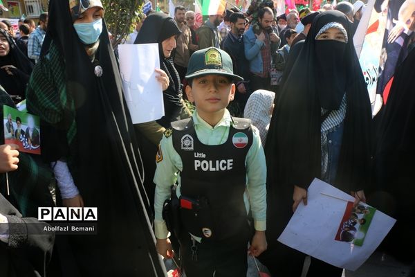 مراسم راهپیمایی 13 آبان در قم -2