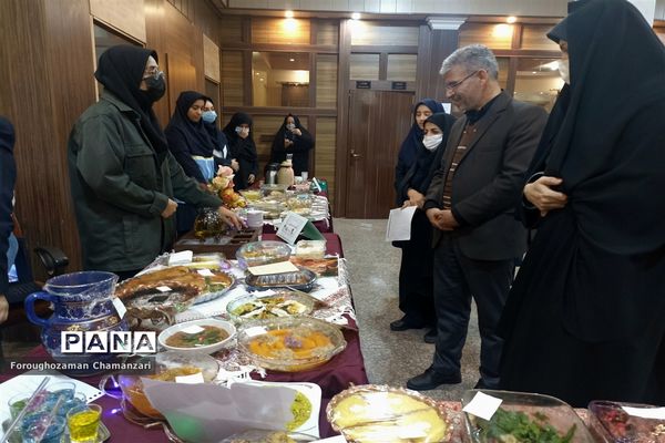 برگزاری جشنواره تغذیه سالم  به‌مناسبت روز دانش‌آموز در دبیرستان مهشید مصلی‌نژاد