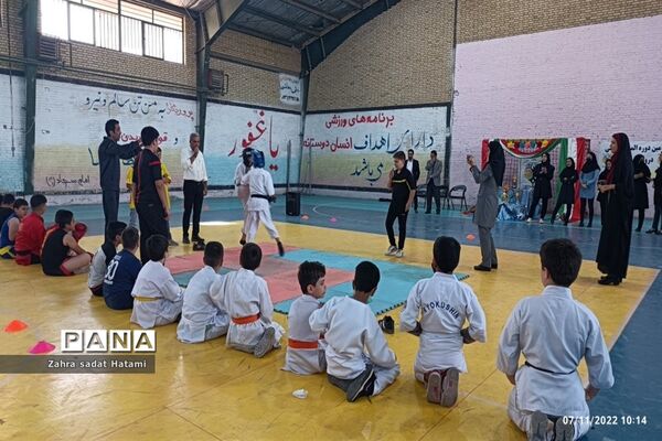 افتتاحیه المپیاد ورزشی درون مدرسه‌ای در پاکدشت