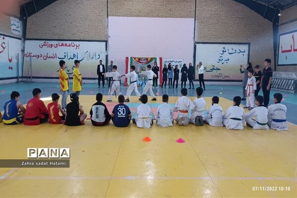 افتتاحیه المپیاد ورزشی درون مدرسه‌ای در پاکدشت