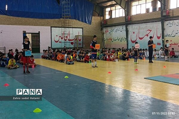 افتتاحیه المپیاد ورزشی درون مدرسه‌ای در پاکدشت
