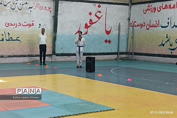 افتتاحیه المپیاد ورزشی درون مدرسه‌ای در پاکدشت