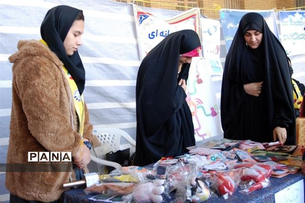 برپایی غرفه‌ ایران قوی با نخبه‌های ایرانی در مراسم 13 آبان