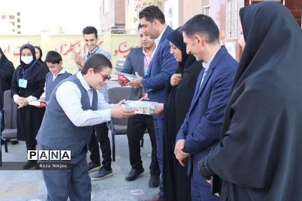 روز بازی و هیجان در مدرسه معلم ناحیه یک بهارستان