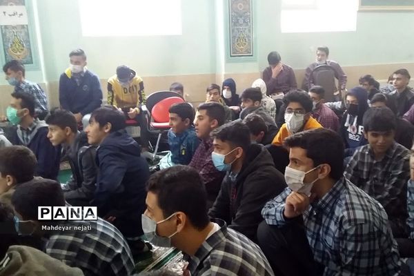 برگزاری جلسات  بصیرتی ویژه نوجوانان در دبیرستان ابن‌سینا رودهن