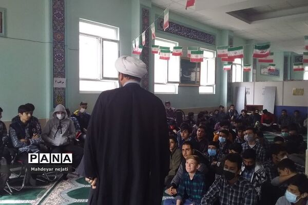 برگزاری جلسات  بصیرتی ویژه نوجوانان در دبیرستان ابن‌سینا رودهن