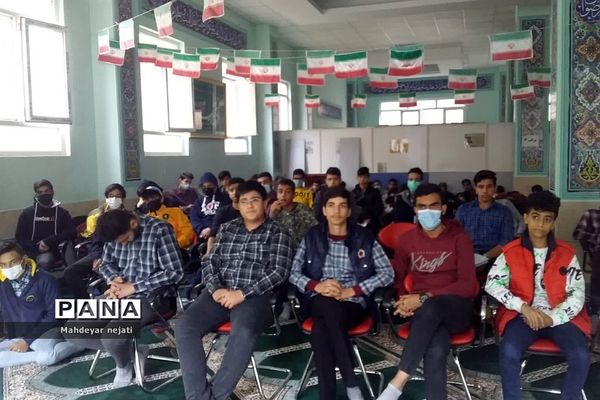 برگزاری جلسات  بصیرتی ویژه نوجوانان در دبیرستان ابن‌سینا رودهن