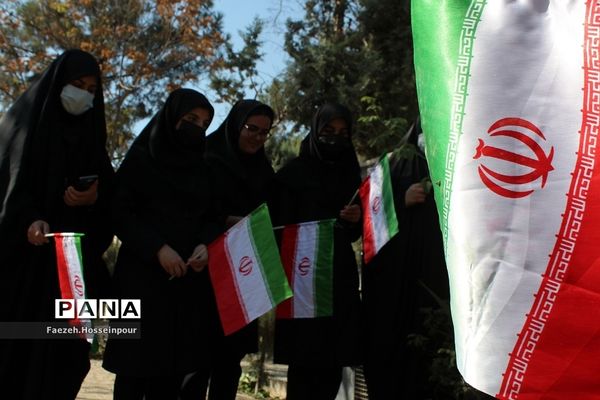 برگزاری پویش تکریم پرچم در بهارستان‌دو