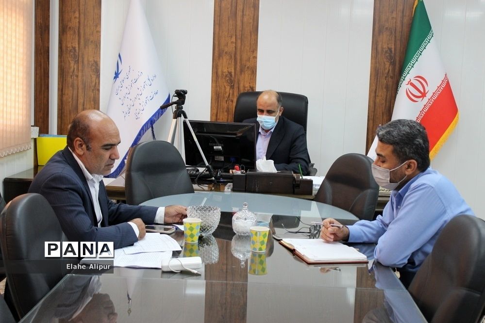 نشست مجازی معاونت آموزش ابتدایی آموزش و پرورش استان بوشهر با  شهرستان‌ها و مناطق استان