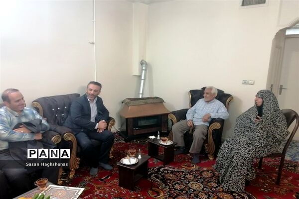 دیدار مدیر آموزش و پرورش اسلامشهر با خانواده معظم شهدا