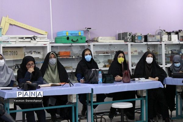 برگزاری کارگاه آموزشی تخصصی در پژوهش‌سرای دانش‌آموزی شهید‌خوشبخت بوشهر