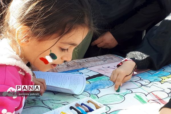 نقاشی گروهی دانش‌آموز خبرنگاران کرمانشاه در 13 آبان