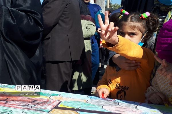 نقاشی گروهی دانش‌آموز خبرنگاران کرمانشاه در 13 آبان