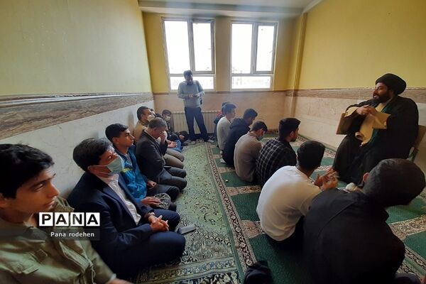 برگزاری جلسات کیفیت‌بخشی تربیتی مدیران مدارس در رودهن