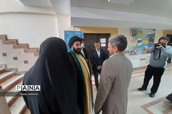 برگزاری جلسات کیفیت‌بخشی تربیتی مدیران مدارس در رودهن