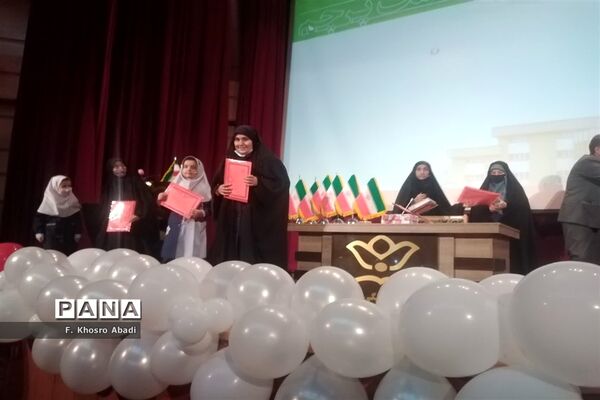 تقدیر از برگزیدگان جشنواره ایران قوی و قداست پرچم