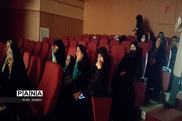 تقدیر از برگزیدگان جشنواره ایران قوی و قداست پرچم