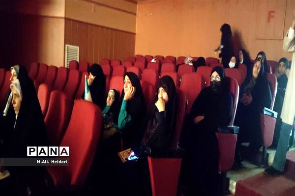تقدیر از برگزیدگان جشنواره ایران قوی و قداست پرچم