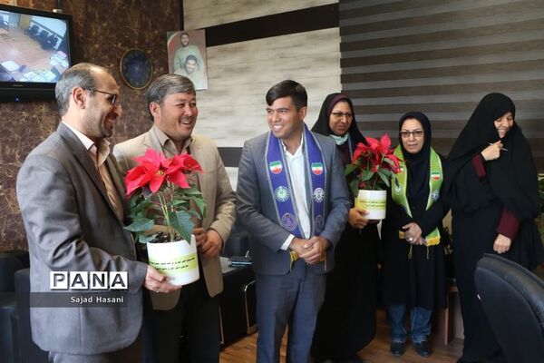 تجلیل از مسئولان سازمان دانش‌آموزی به‌مناسبت هفته بسیج