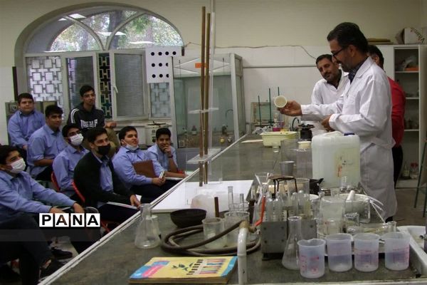 گرامیداشت روز آزمایشگاه در مدارس قم
