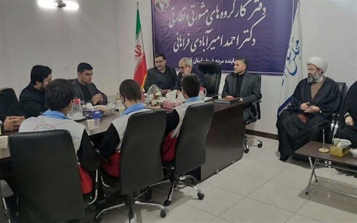 نشست مشترک وزیر آموزش و پرورش، نماینده مجلس و دانش آموزان منتخب قم