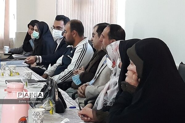 نشست تربیتی و هم‌اندیشی معاونان و مربیان پرورشی مدارس در رودهن
