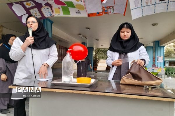 برپایی نمایشگاه خلاقیت دبیرستان علامه قزوینی منطقه ۱۵