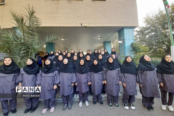 برپایی نمایشگاه خلاقیت دبیرستان علامه قزوینی منطقه ۱۵