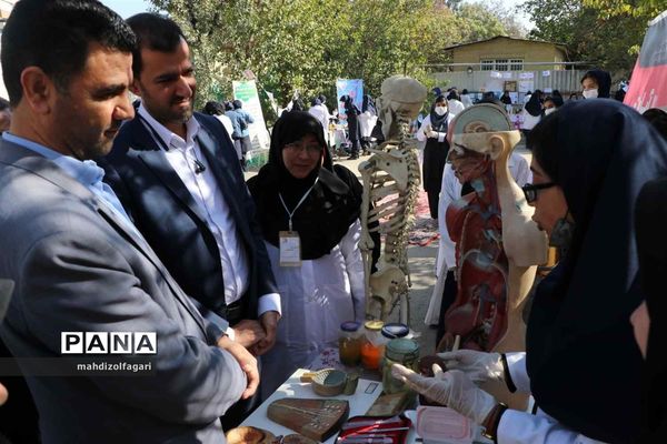 مسابقات آزمایشگاهی در پژوهش‌سرای بصیرت ناحیه دو شهرری