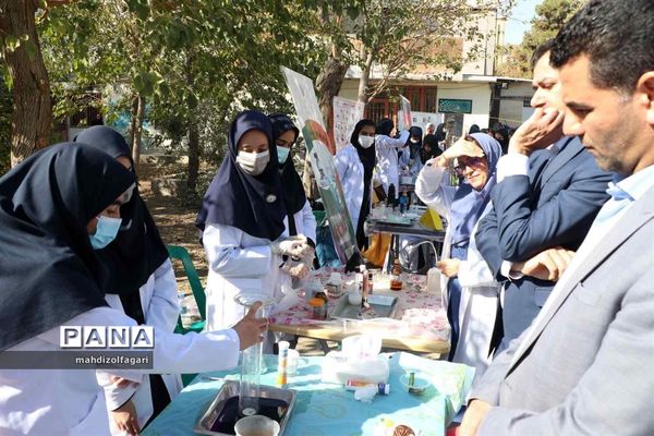 مسابقات آزمایشگاهی در پژوهش‌سرای بصیرت ناحیه دو شهرری