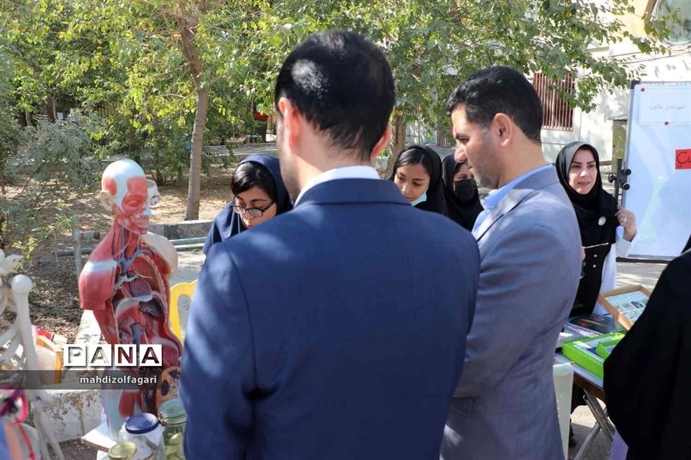 مسابقات آزمایشگاهی در پژوهش‌سرای بصیرت ناحیه دو شهرری