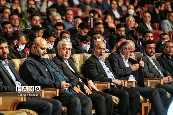 آئین رونمایی از لباس تیم ملی فوتبال ایران در جام جهانی