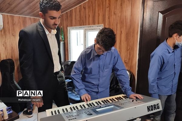 کشف استعدادهای موسیقی در مدرسه متوسطه اول البرز رودهن