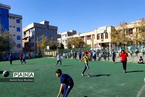 اردوی درون‌مدرسه‌ای دانش‌آموزان آموزشگاه شهید‌احمد کاظمی اسلامشهر