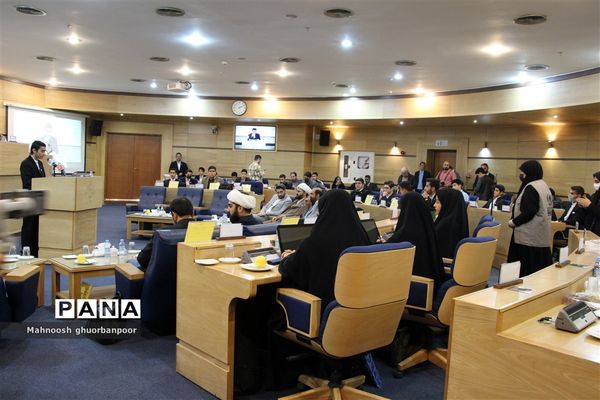 جلسه مجلس دانش‌آموزی قطب شهید هاشمی نژاد در صحن علنی شورای شهر مشهد