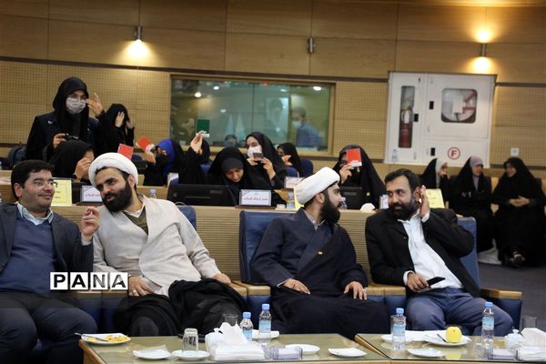 جلسه مجلس دانش‌آموزی قطب شهید هاشمی نژاد در صحن علنی شورای شهر مشهد