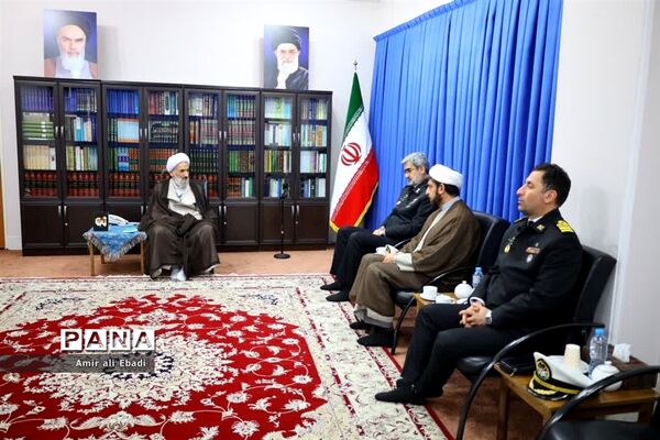 دیدار دریادار فرمانده دانشگاه علوم دریایی امام خمینی نوشهر با نماینده ولی فقیه