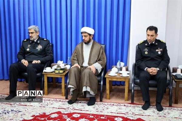 دیدار دریادار فرمانده دانشگاه علوم دریایی امام خمینی نوشهر با نماینده ولی فقیه