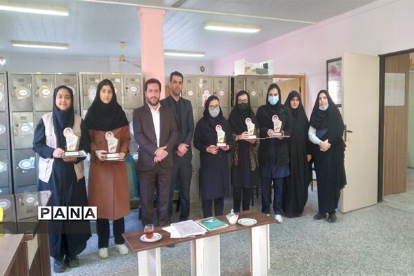 بازدید سرپرست اداره آموزش و پرورش قائمشهر از هنرستان شاهد