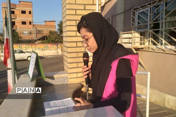 بازدید سرپرست اداره آموزش و پرورش قائمشهر از هنرستان شاهد