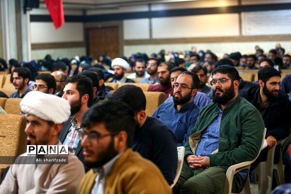 حضور علی بهادری جهرمی در همایش اتحادیه انجمن‌های اسلامی دانش‌آموزان